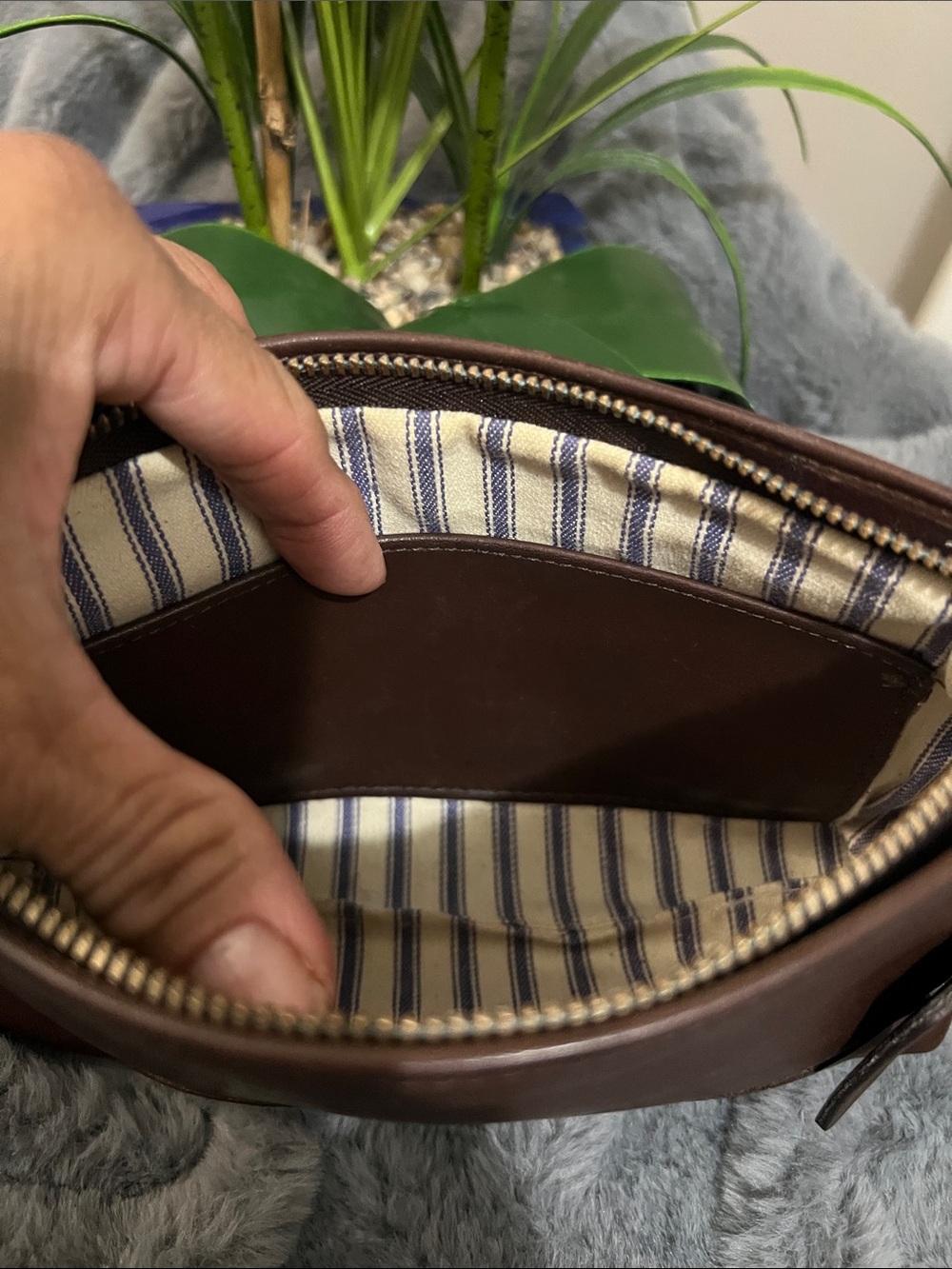 Coach Vintage Mahogany Brown Leather Cosmetic Clutch EUC - Picture 6 of 8